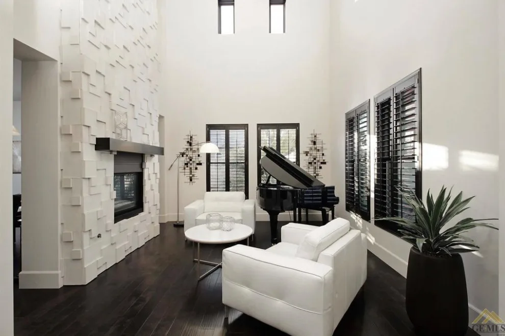 5200 square feet Spanish Transitional by Sweaney Custom Homes, Inc. - Photo 21