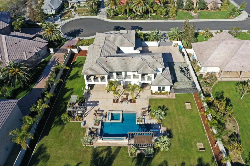 5200 square feet Spanish Transitional by Sweaney Custom Homes, Inc. - Photo 47