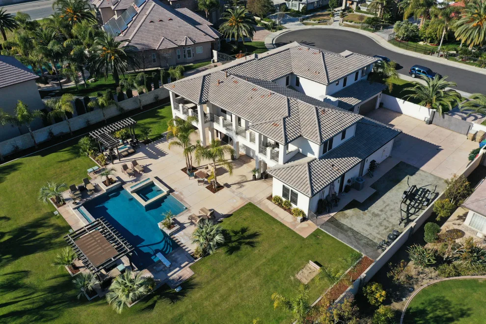 5200 square feet Spanish Transitional by Sweaney Custom Homes, Inc. - Photo 48