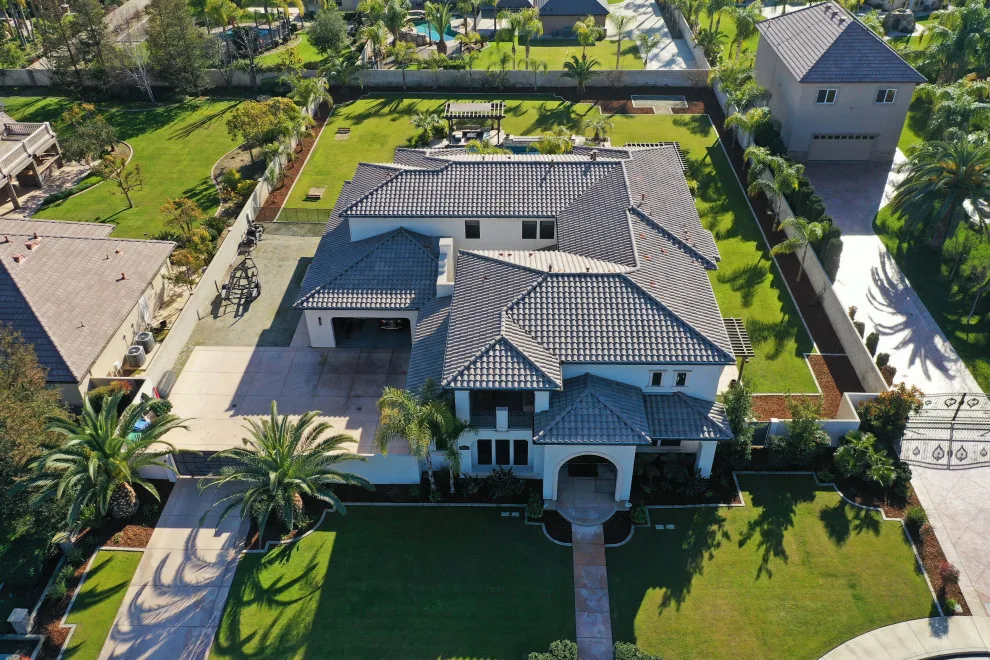 5200 square feet Spanish Transitional by Sweaney Custom Homes, Inc. - Photo 39