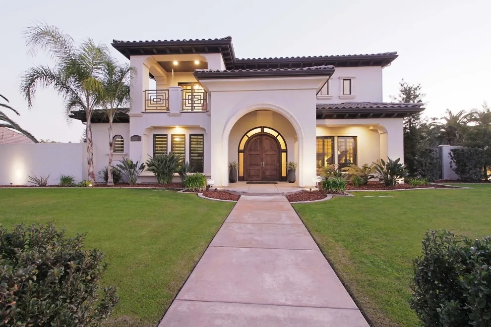 5200 square feet Spanish Transitional by Sweaney Custom Homes, Inc. - Photo 32