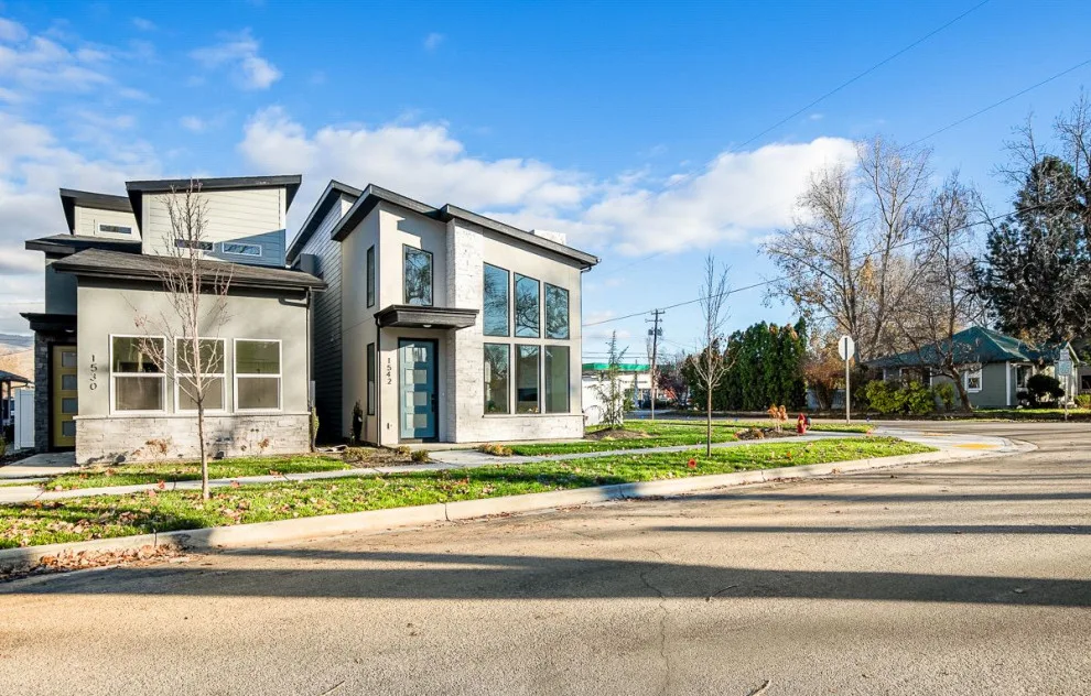 542 Denver - New Development by Urban Design + Build - Photo 2