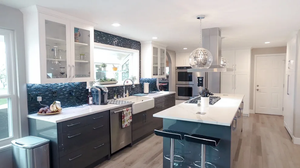 A Contemporary Kitchen with Dark Accent Elements by United Signature - Photo 4