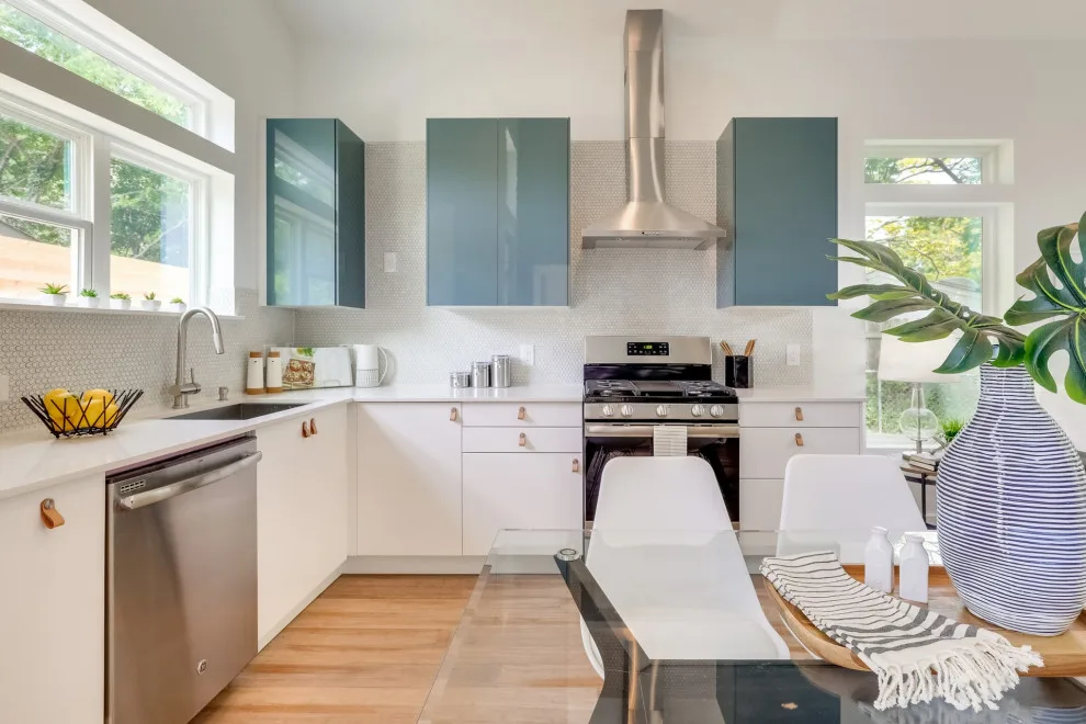Austin Bespoke Home and Accessory Dwelling Unit by TRS Build - Photo 4