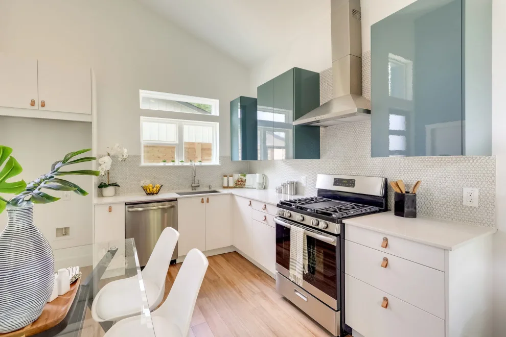 Austin Bespoke Home and Accessory Dwelling Unit by TRS Build - Photo 5