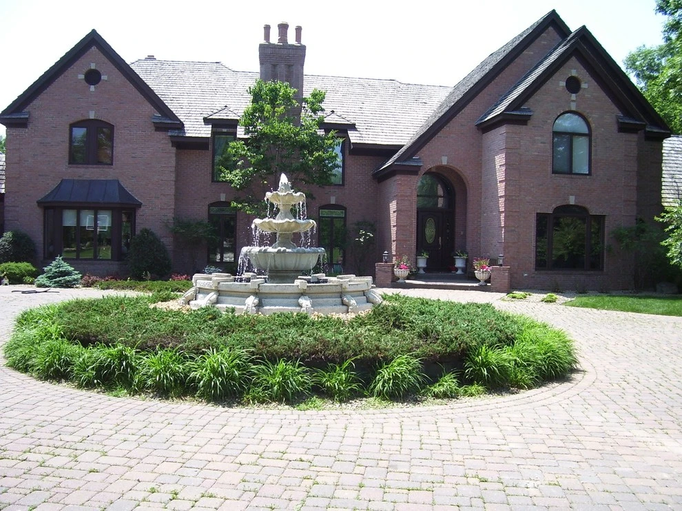 Luxury Lawns Landscaping - Photo 3