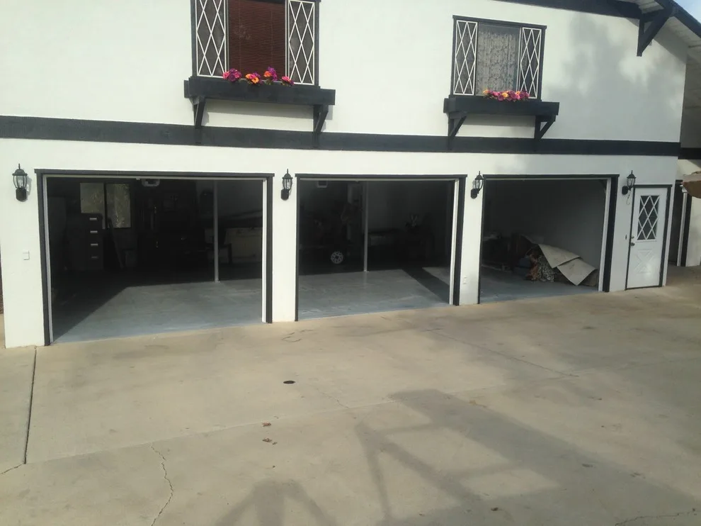 Lloyd Copelan Garage Doors - Photo 12
