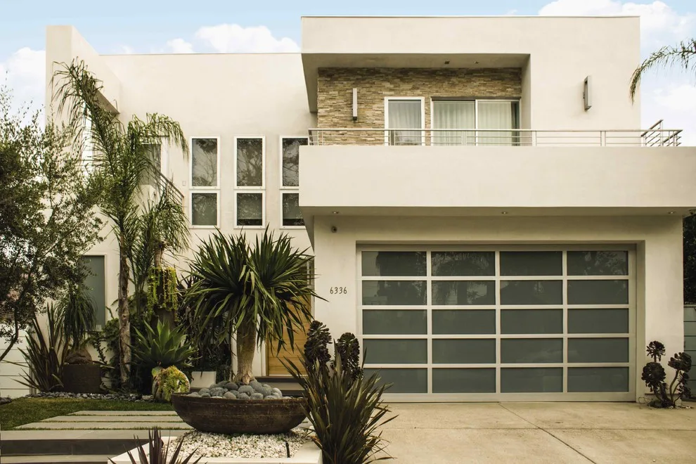 Contemporary Garage Doors and Residences by Wayne Dalton Garage Doors - Photo 12
