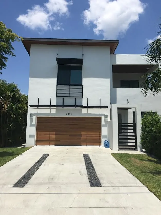 WOODTONES ACCENTS by Garage Doors & Gates 4 Less - Photo 3