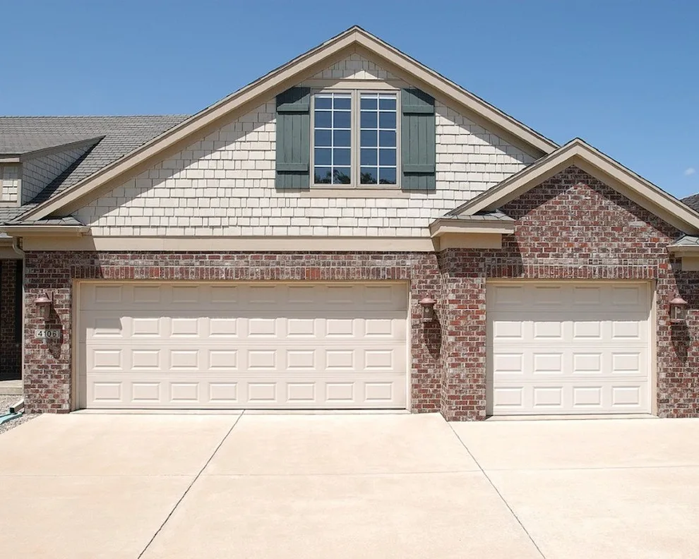 Traditional Raised Panel by TGS Garages & Doors - Photo 9