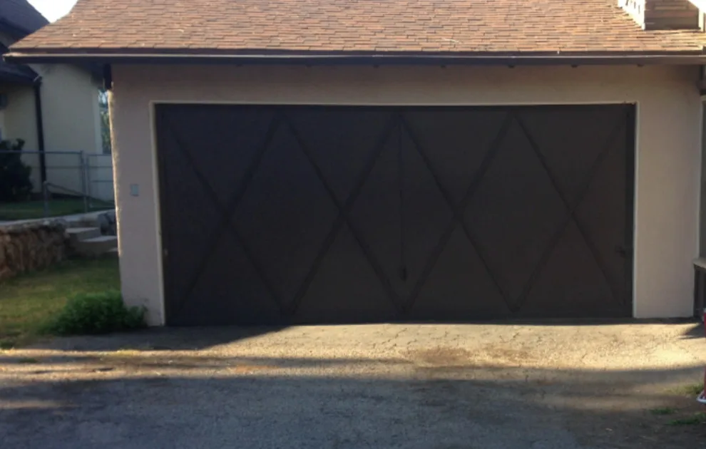 Art Showcase by Lloyd Copelan Garage Doors - Photo 6