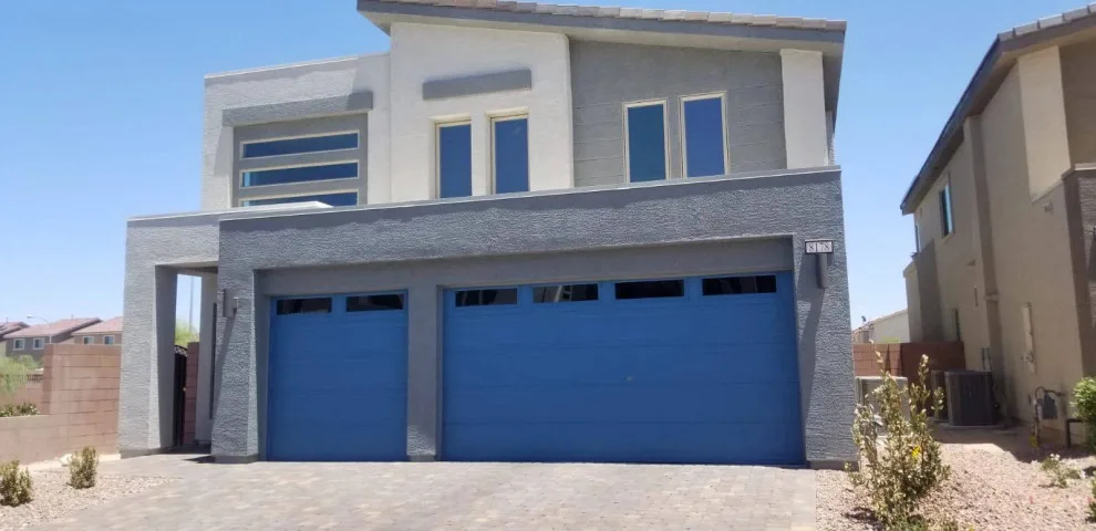 Infinity Garage Door - Photo 9