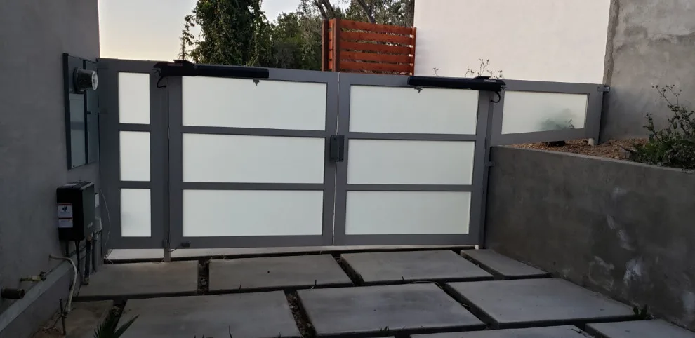 Encino Medley Dr. by Garage Doors & Gates 4 Less - Photo 2