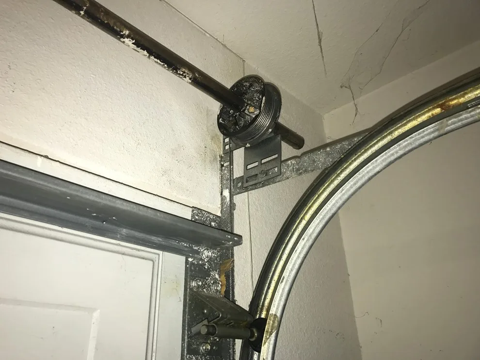 LA Garage Doors Repair - Photo 3