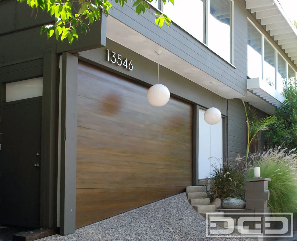 Dynamic Garage Door - Photo 12