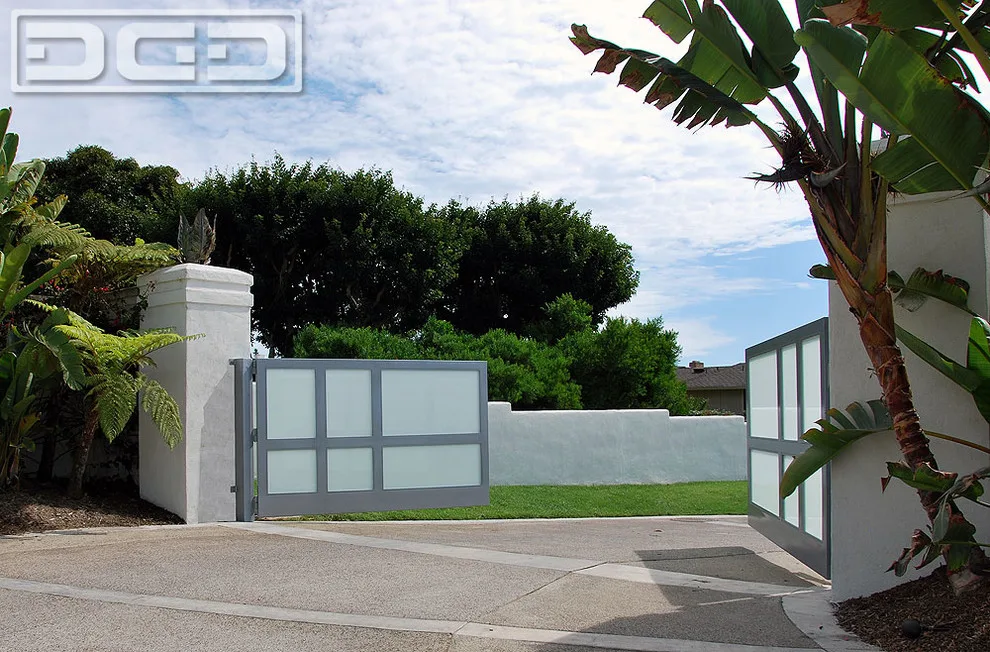 Dynamic Garage Door - Photo 13