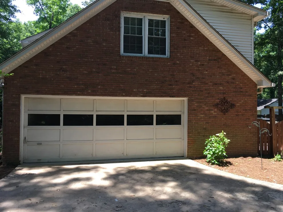Bilt Rite Garage Doors - Photo 2