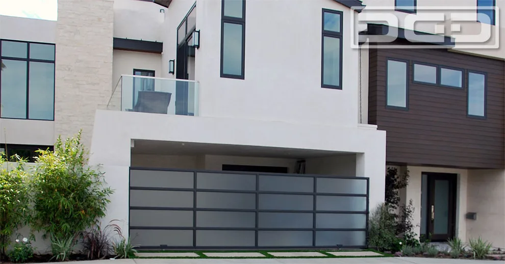 Dynamic Garage Door - Photo 4