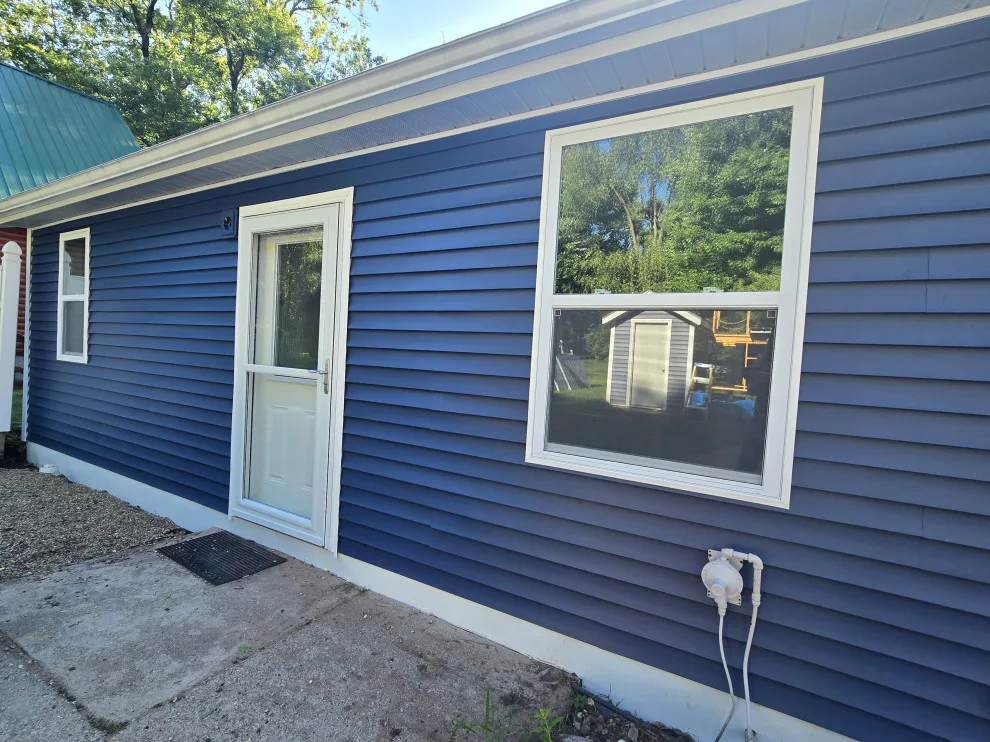 Lawson Glass & Door, LLC - Photo 12