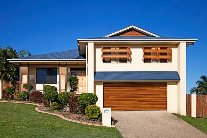 Carey's Seamless Gutters & Overhead Doors - Photo 4
