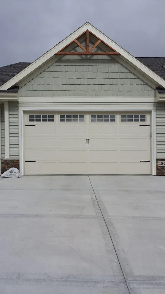 Carey's Seamless Gutters & Overhead Doors - Photo 7