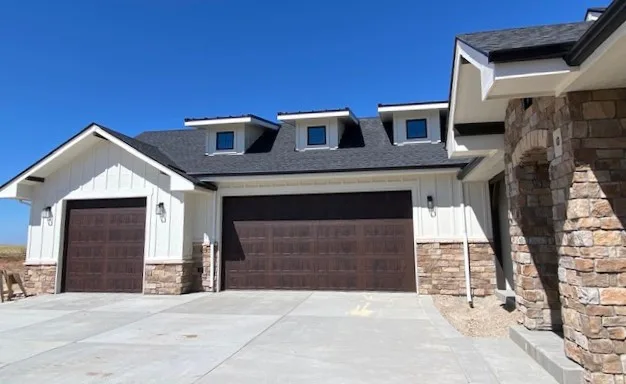 Mountain View Doors - Photo 8