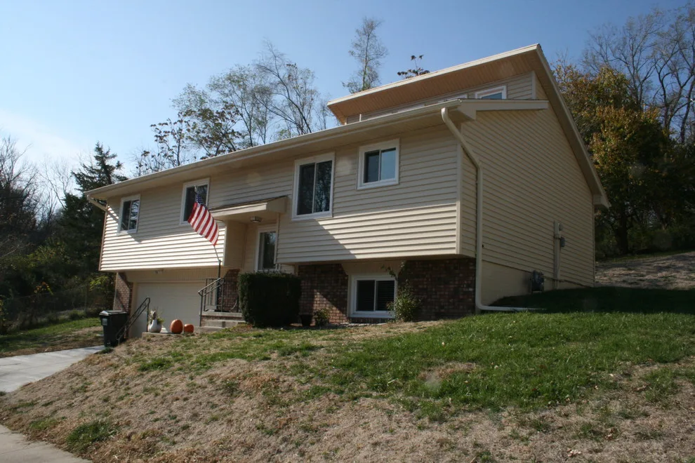 Finished Siding Projects by Omaha Door & Window - Photo 9