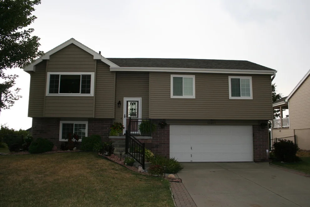 Finished Siding Projects by Omaha Door & Window - Photo 14