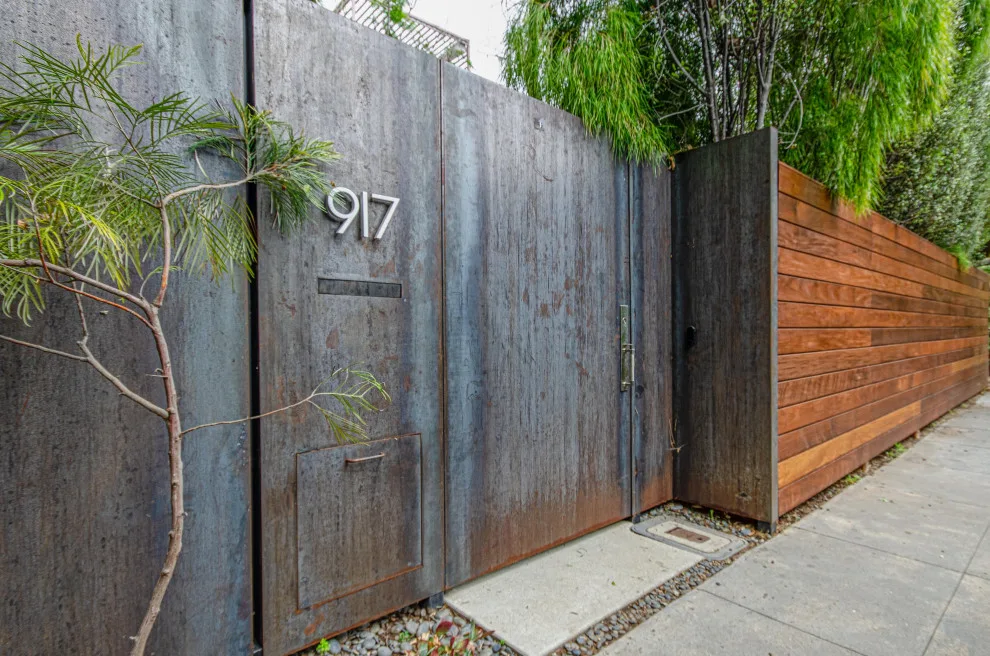 Pacific Garage Doors & Gates - Photo 7