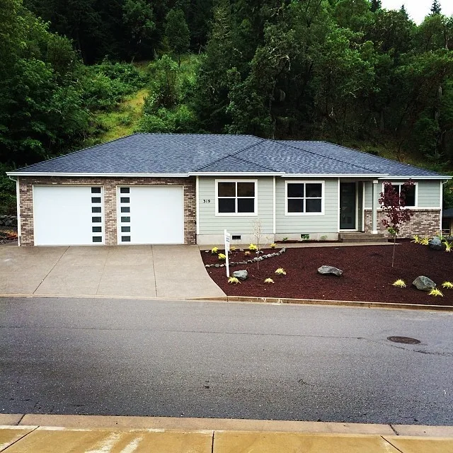 Bunnell's Overhead Door Inc - Photo 9