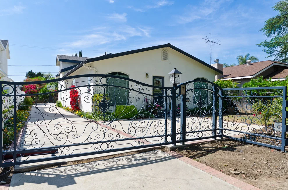 Pacific Garage Doors & Gates - Photo 9