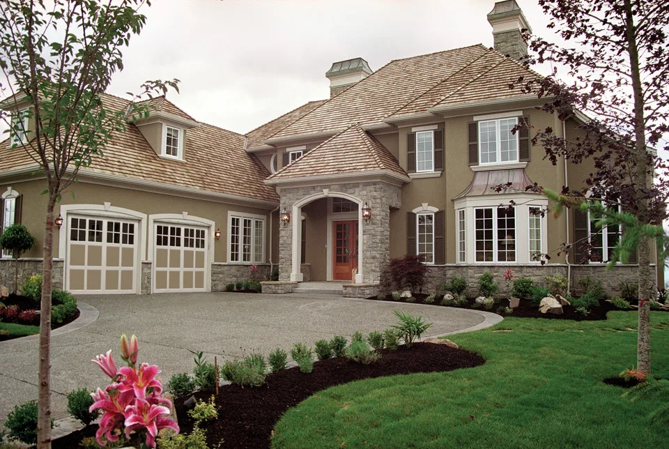 Distinctive Collection (Personalized Garage Doors) by Raynor Garage Doors - Photo 9