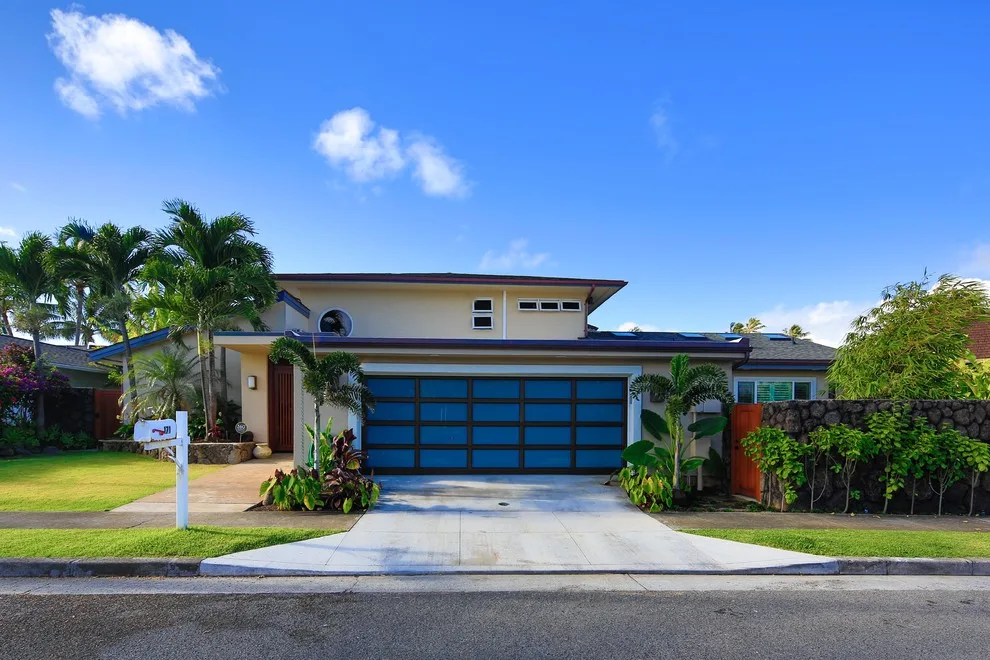 Distinctive Collection (Personalized Garage Doors) by Raynor Garage Doors - Photo 10