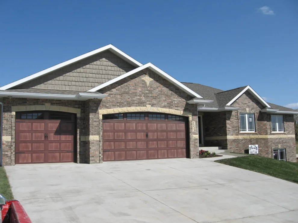 Dubuqueland Overhead Door Co - Photo 3