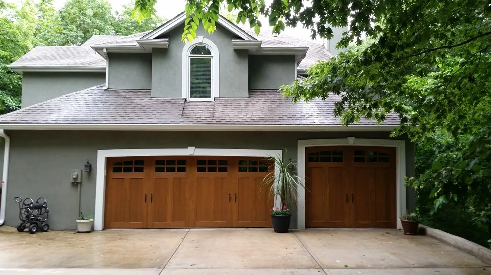 Royal Garage Door - Photo 6