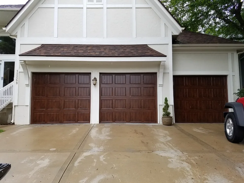Royal Garage Door - Photo 8