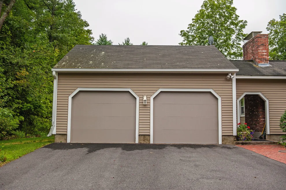 Flush Surface by Sholes Overhead Door Inc - Photo 5