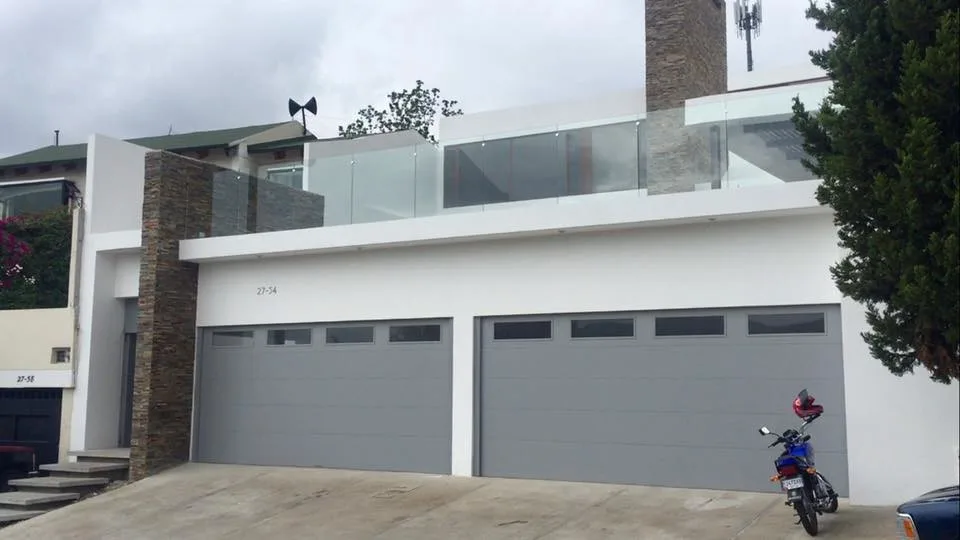 Sholes Overhead Door Inc - Photo 9