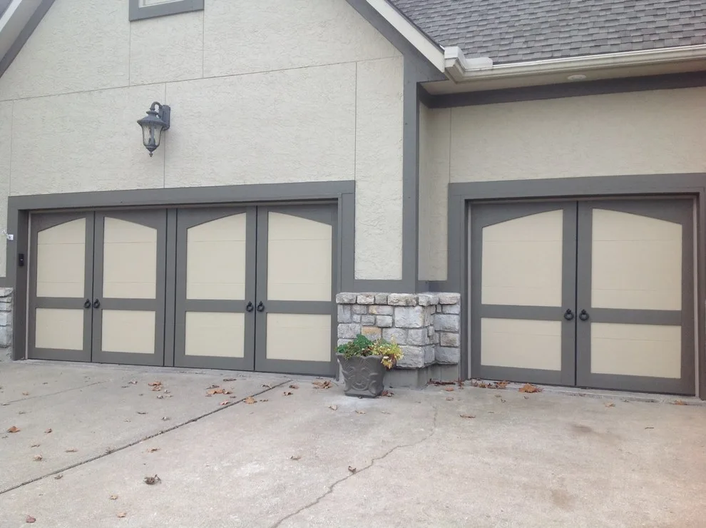 Renner Garage Door - Photo 5
