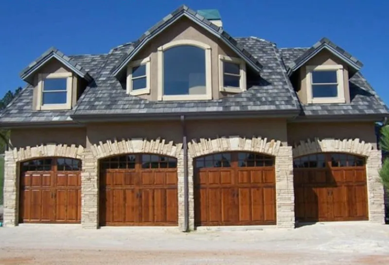 Farmer Garage Door - Photo 7