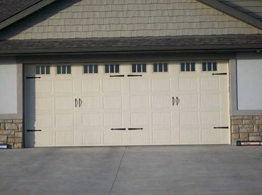 Glenn's Garage Doors - Photo 2