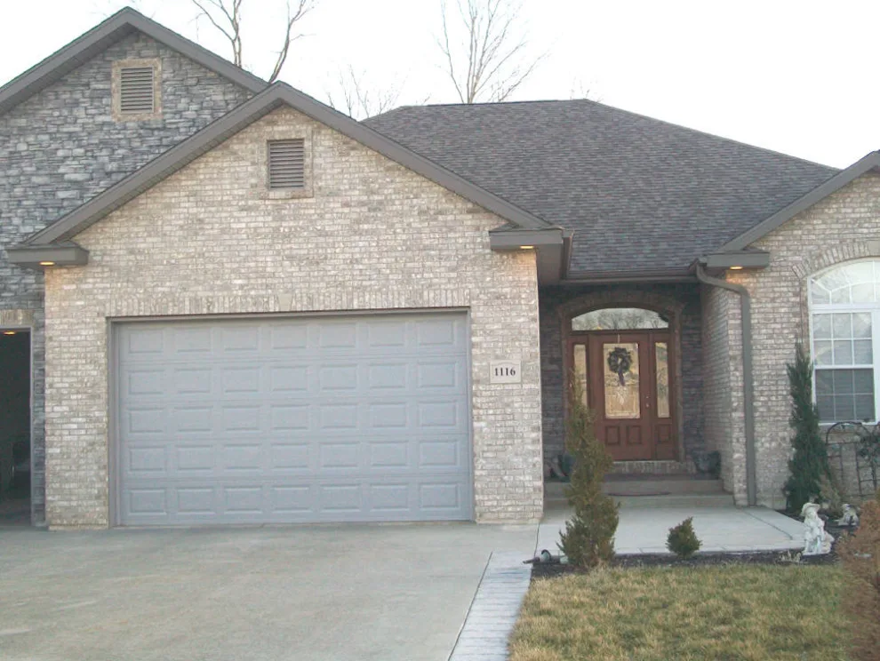 Glenn's Garage Doors - Photo 3