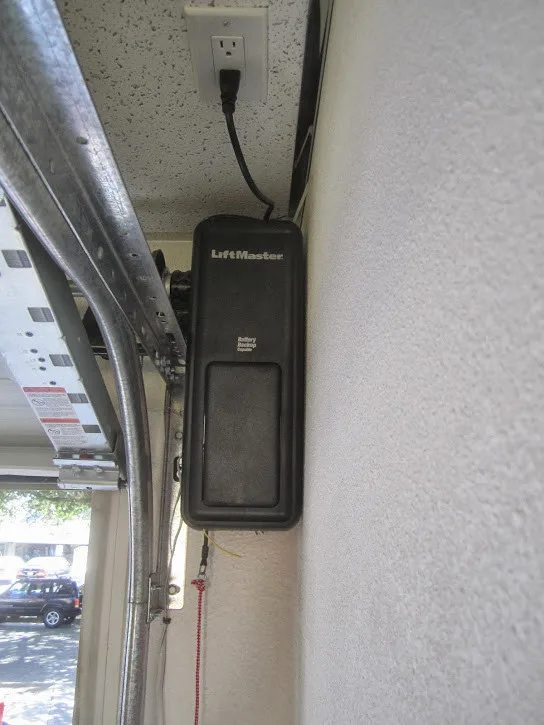 8500 Garage Door Openers by Door To Door Garage Doors - Photo 5
