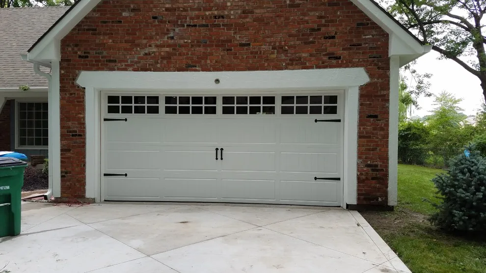 Installations from June to November 2016 by Royal Garage Door - Photo 26