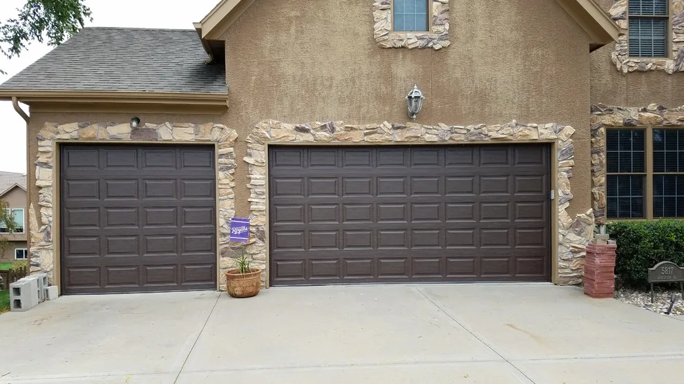 Installations from June to November 2016 by Royal Garage Door - Photo 20
