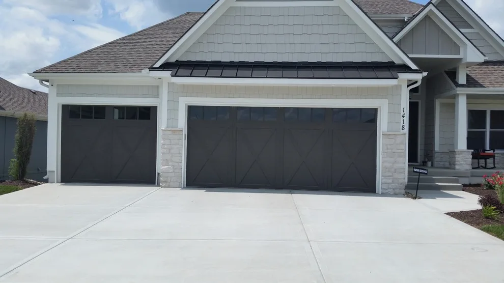 Installations from June to August 2017 by Royal Garage Door - Photo 21