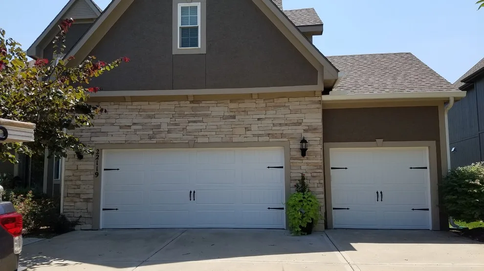 Installations from June to August 2017 by Royal Garage Door - Photo 12
