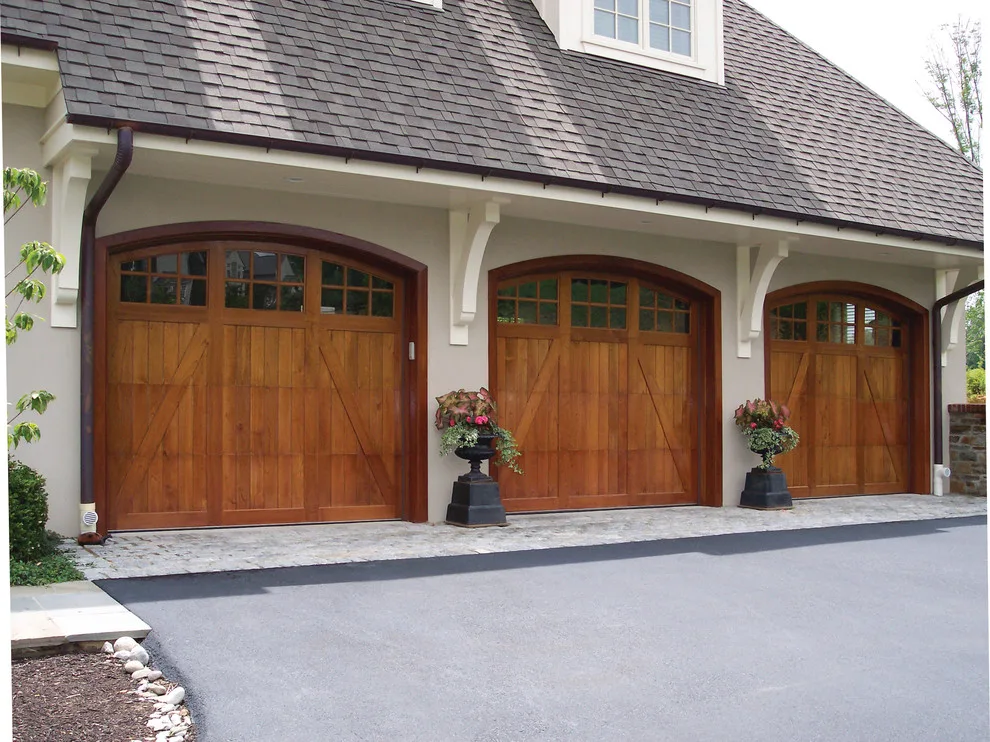 Medallion 2000 by Artisan Custom Doorworks - Photo 3