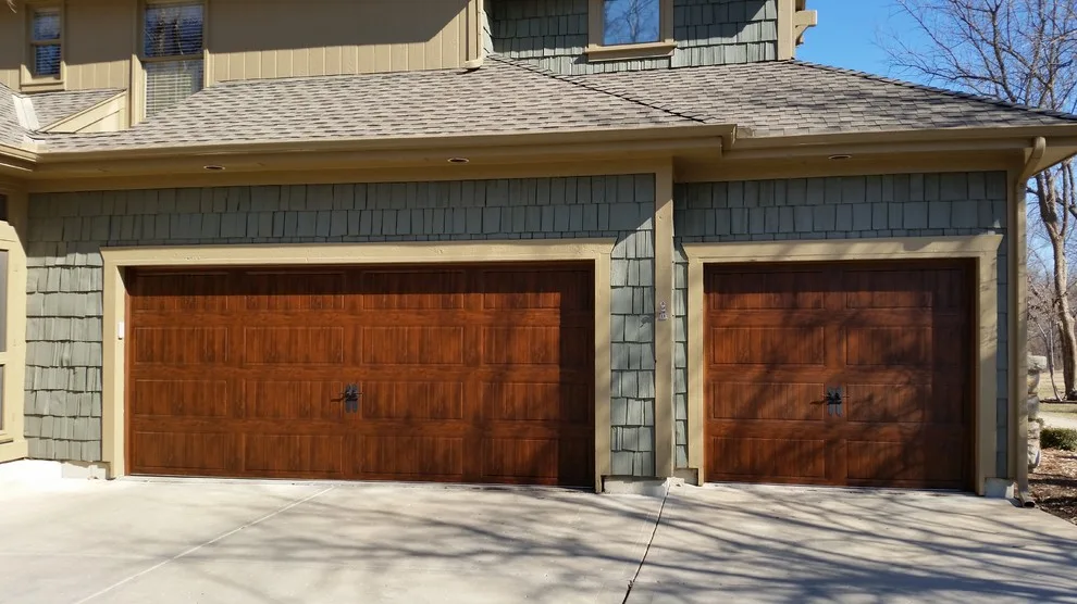 Royal Garage Door - Photo 13