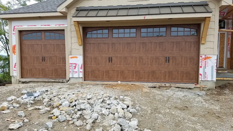 Royal Garage Door - Photo 14
